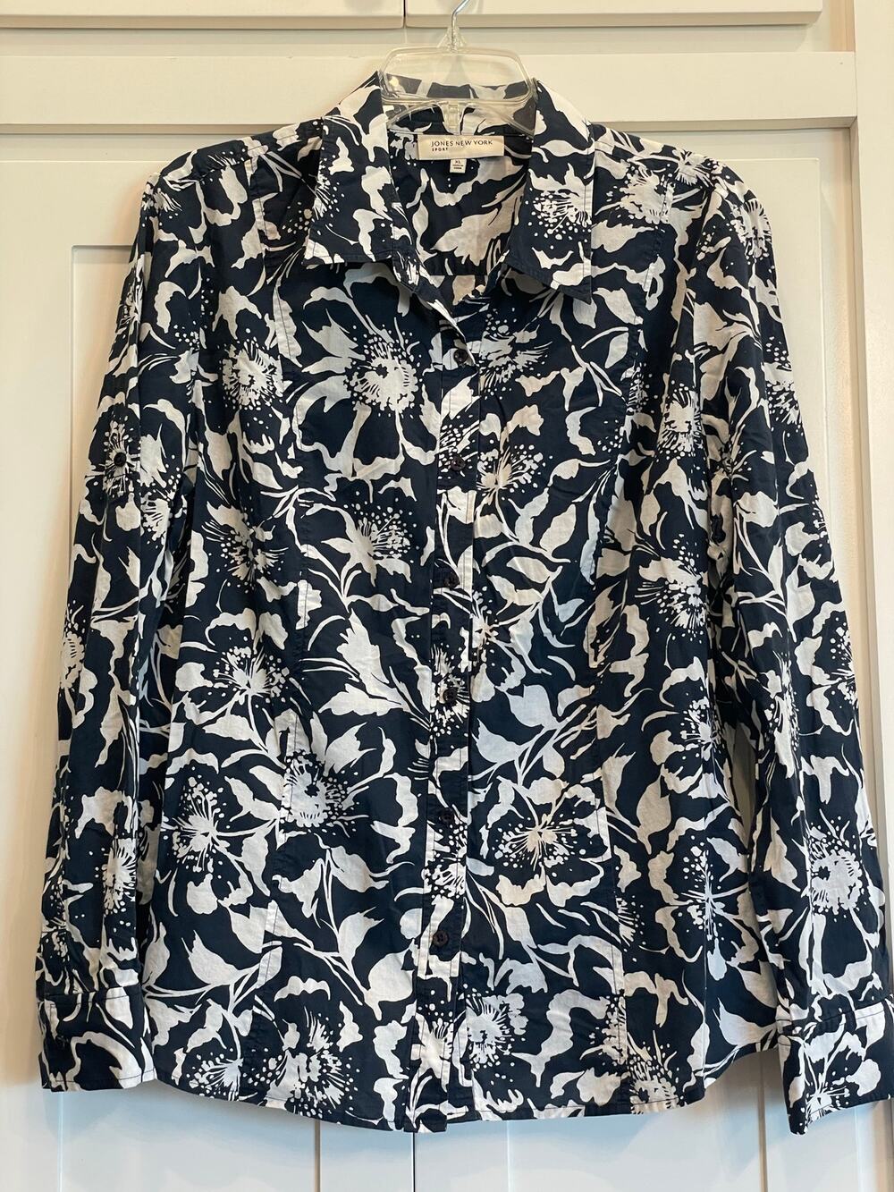 Jones New York Sport Navy/White Floral button up blouse XL 100% Cotton